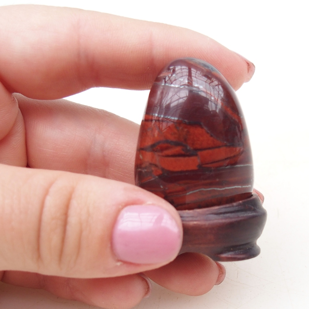 Suiseki - Stein mit DAI (Holzsockel)