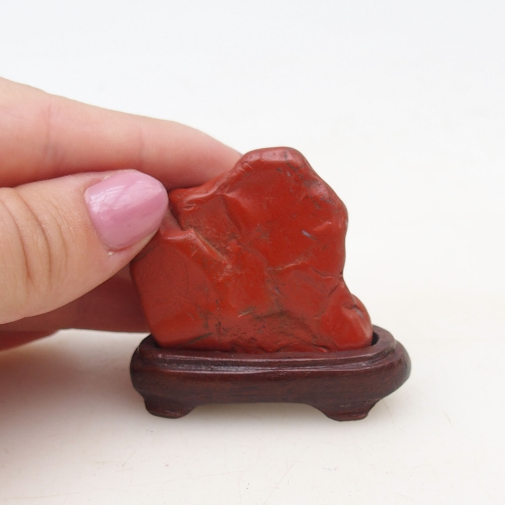 Suiseki - Stein mit DAI (Holzsockel)