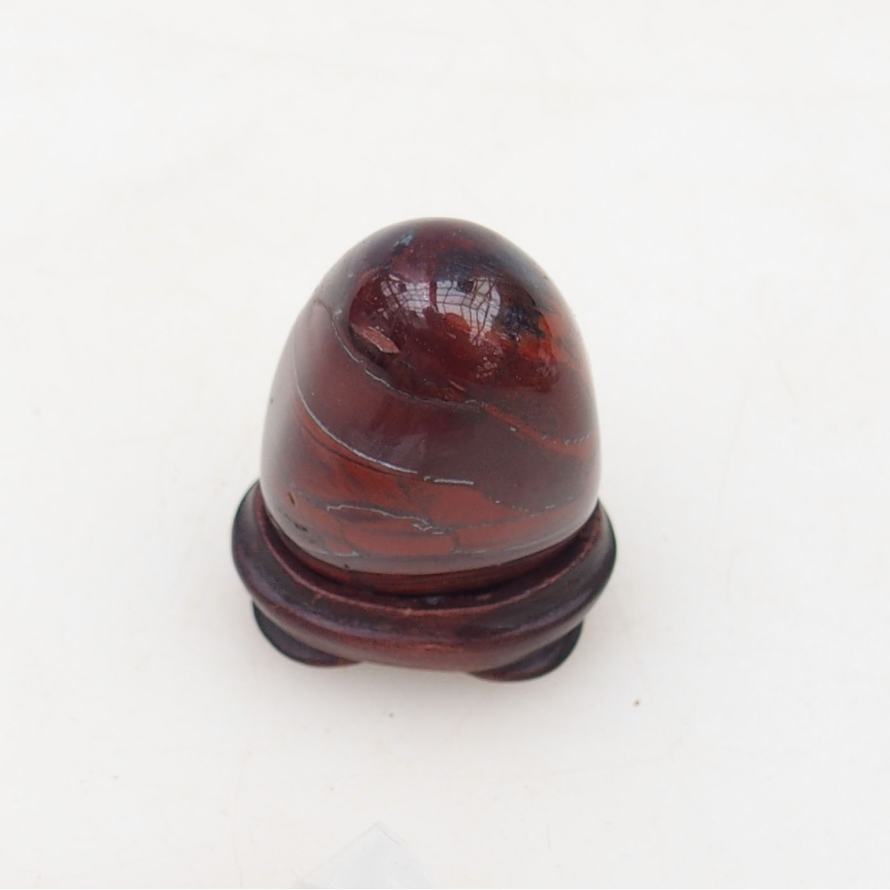 Suiseki - Stein mit DAI (Holzsockel)