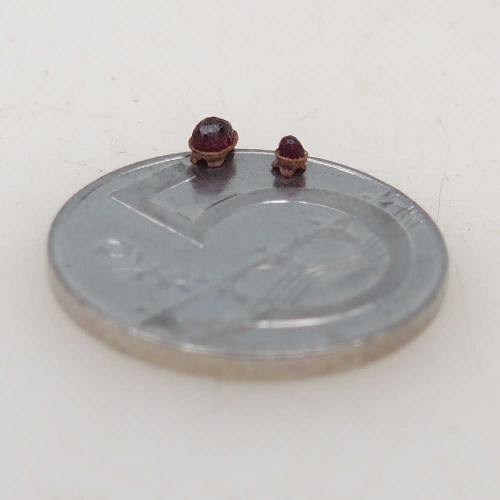 Suiseki - Stein mit DAI (Holzsockel)