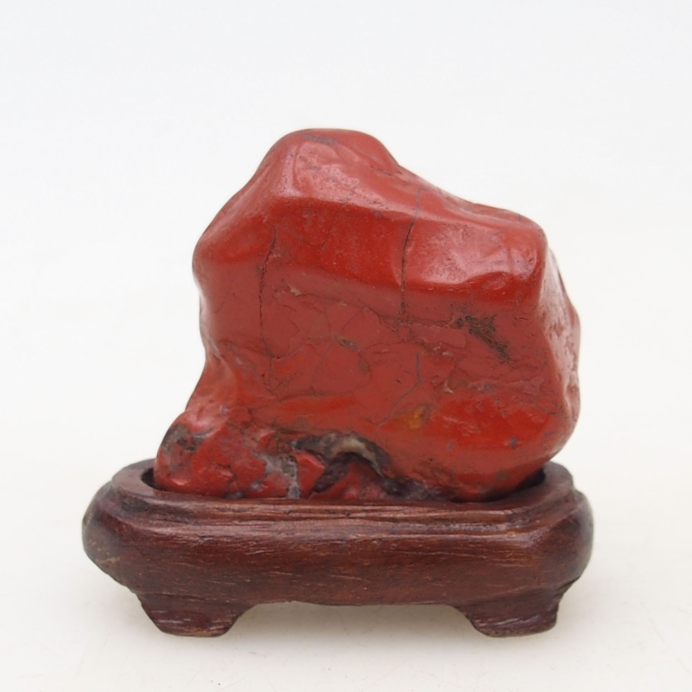 Suiseki - Stein mit DAI (Holzsockel)