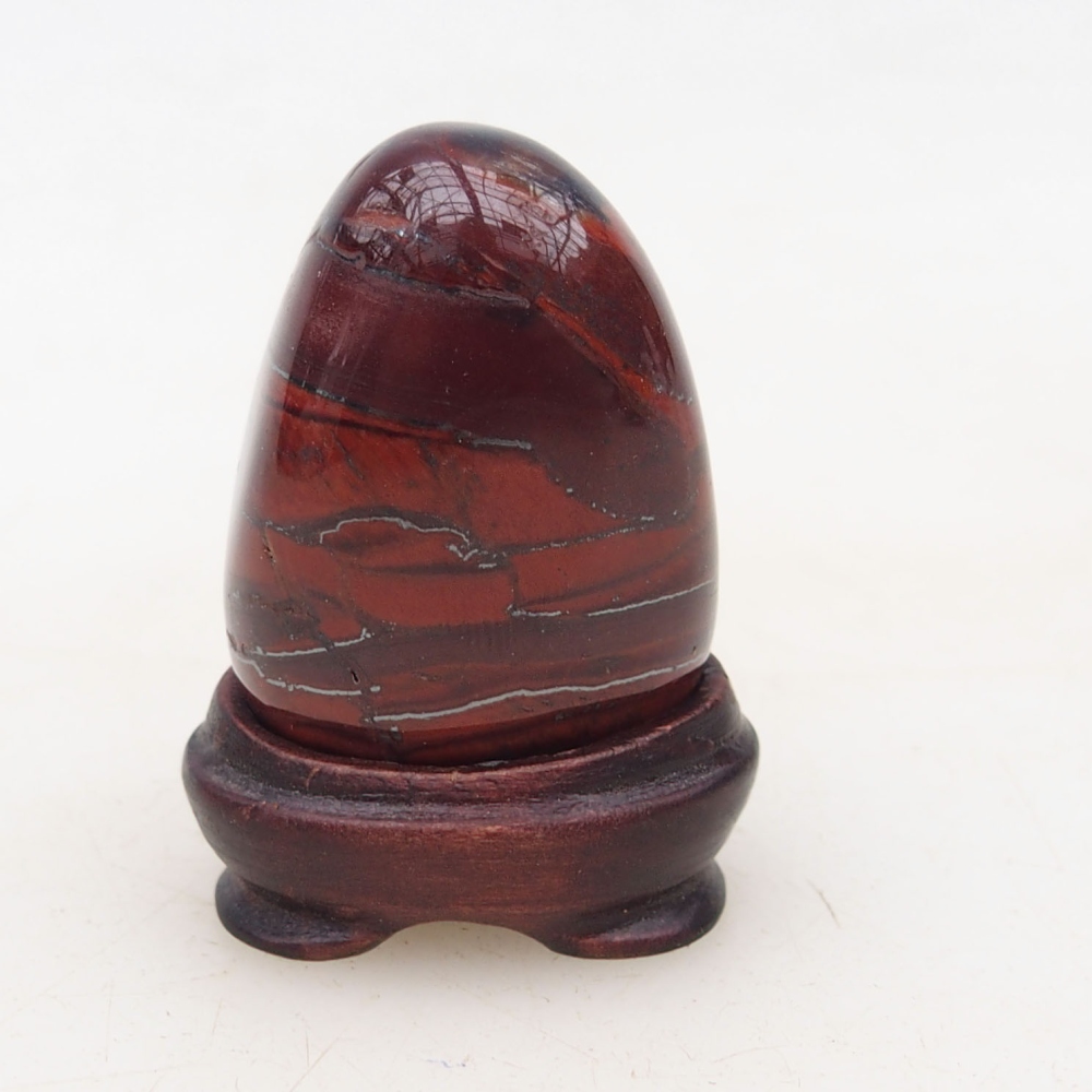 Suiseki - Stein mit DAI (Holzsockel)