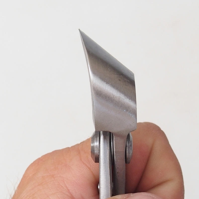 Gewinkelte Konkavzange 180 mm - rostfreier Stahl