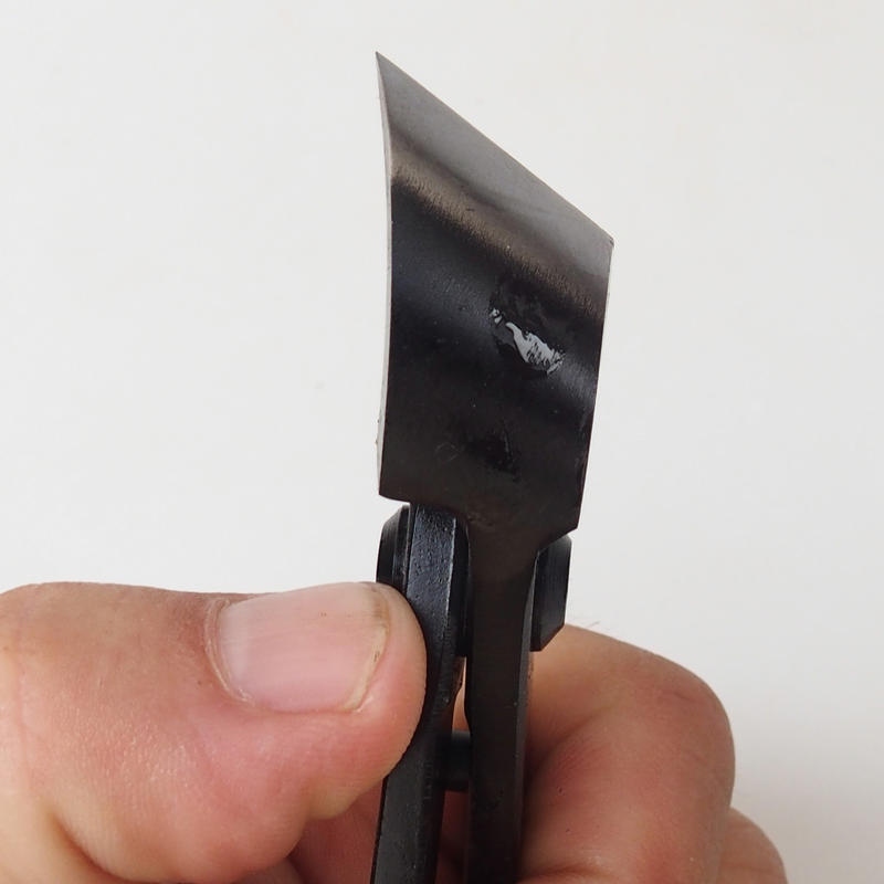 Gewinkelte Konkavzange 210 mm - Carbon