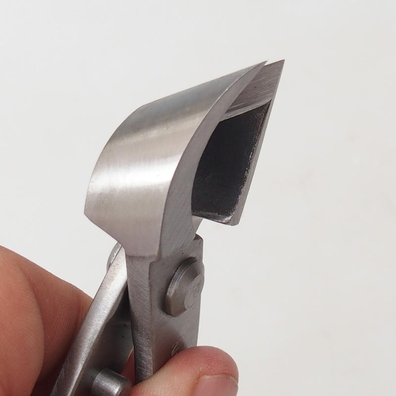 Gewinkelte Konkavzange 210 mm - rostfreier Stahl