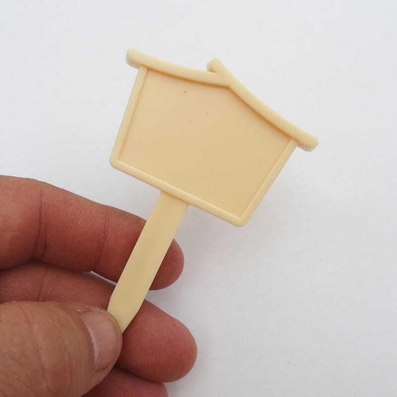 Beschreibung Vordach 8 x 5 cm