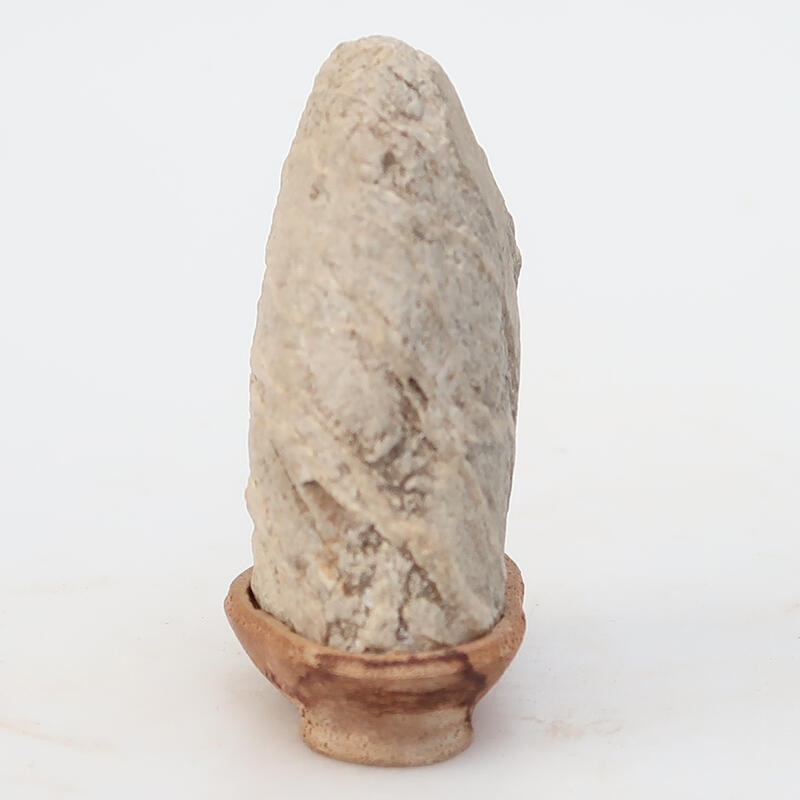 Suiseki - Stein mit DAI (Holzsockel)